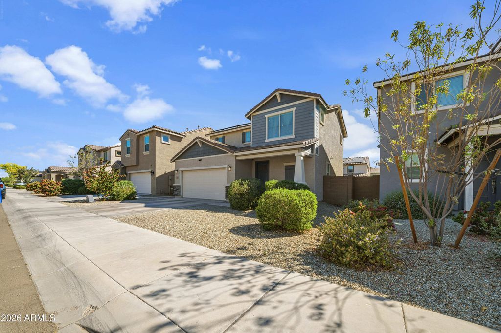 419 N 110TH Drive, Avondale, AZ 85323 — photo 2