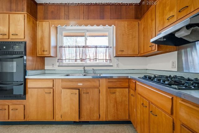 1103 Cornell Street, Charleston, WV 25302