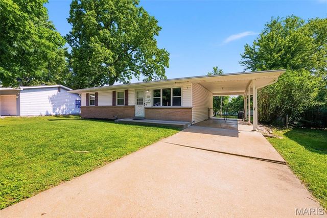 709 Riderwood Drive, Hazelwood, MO 63042