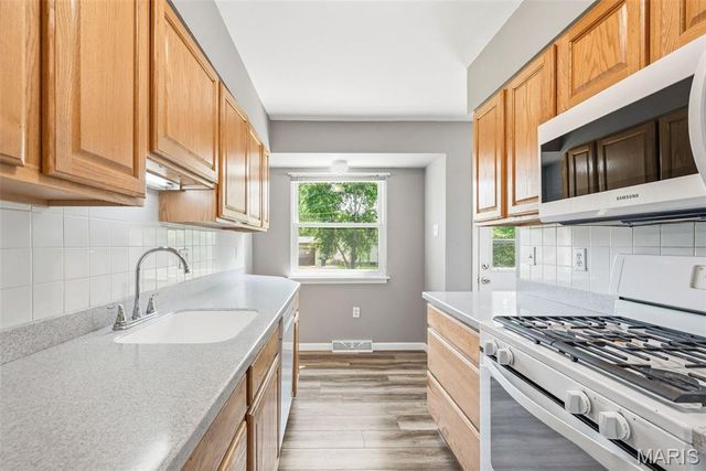709 Riderwood Drive, Hazelwood, MO 63042