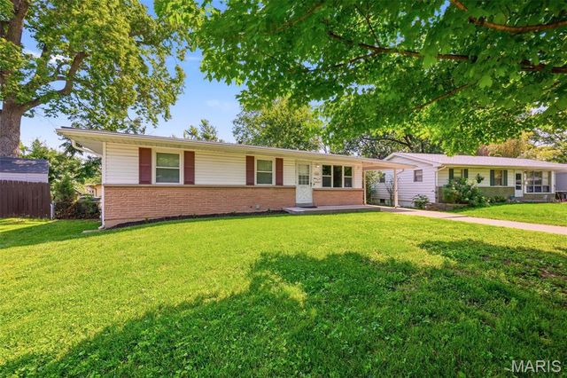 709 Riderwood Drive, Hazelwood, MO 63042