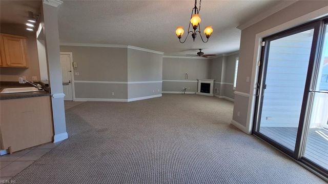 4 Harbor Watch Dr Unit 516, Chesapeake, VA 23320