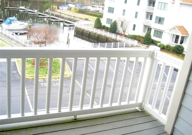4 Harbor Watch Dr Unit 516, Chesapeake, VA 23320