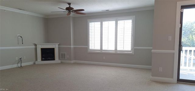 4 Harbor Watch Dr Unit 516, Chesapeake, VA 23320