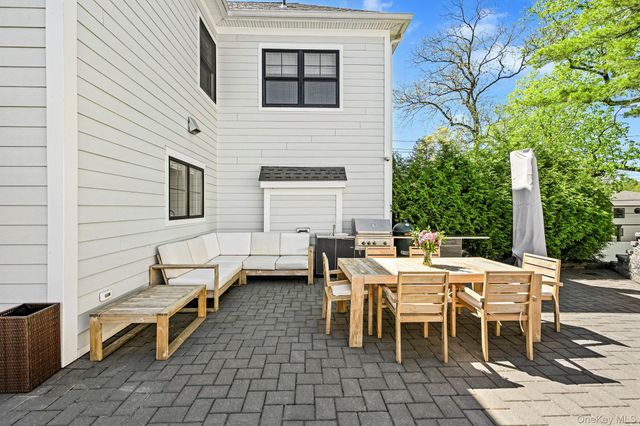 407 Wilmot Road, New Rochelle, NY 10804