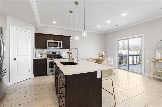 7422 Grand Slam Street, Parkville, MO 64152