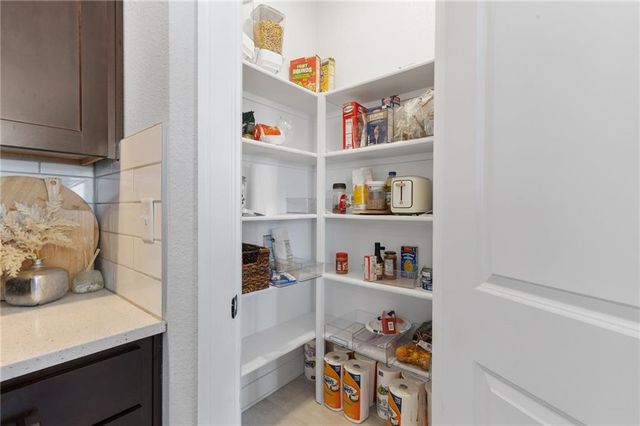 7422 Grand Slam Street, Parkville, MO 64152