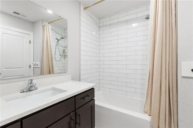 7422 Grand Slam Street, Parkville, MO 64152