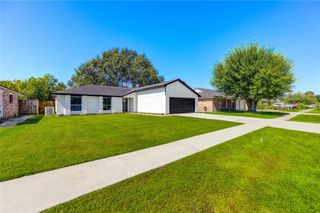 2830 Pilgrims Point Drive, Webster, TX 77598