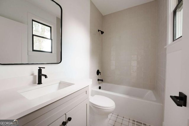 636 Hemlock Circle SE, Atlanta, GA 30316