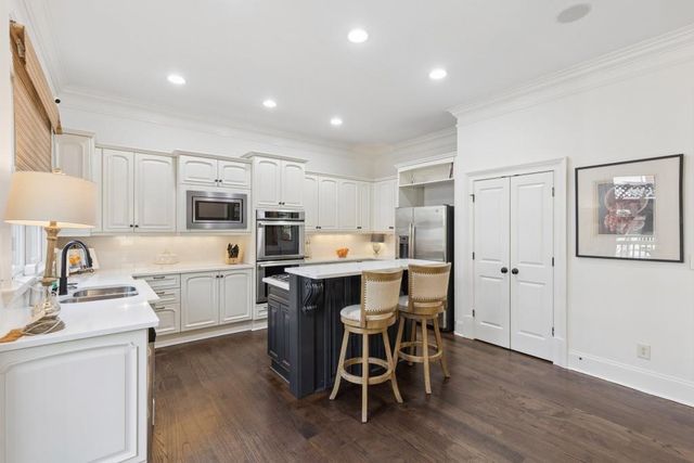 3585 Roxboro Road NE 6, Atlanta, GA 30326