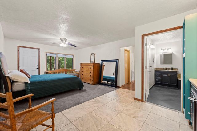 114 Hillendale Dr, Livingston, TX 77351