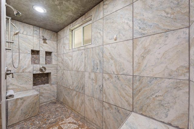 114 Hillendale Dr, Livingston, TX 77351
