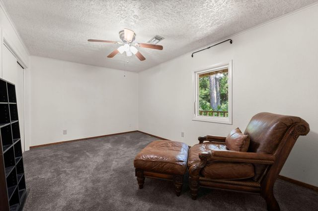 114 Hillendale Dr, Livingston, TX 77351