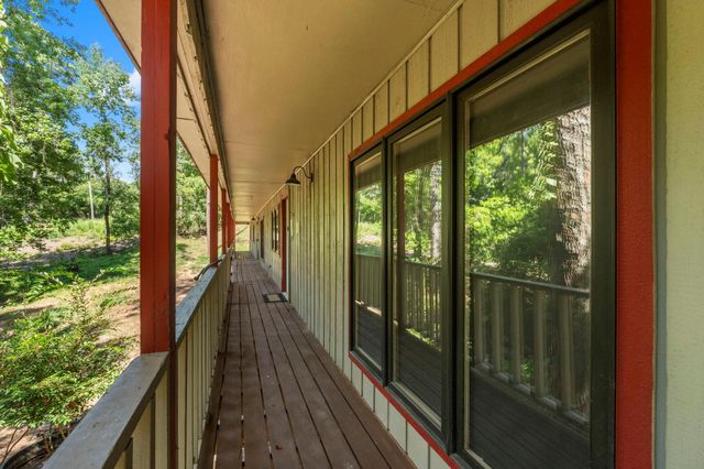 114 Hillendale Dr, Livingston, TX 77351