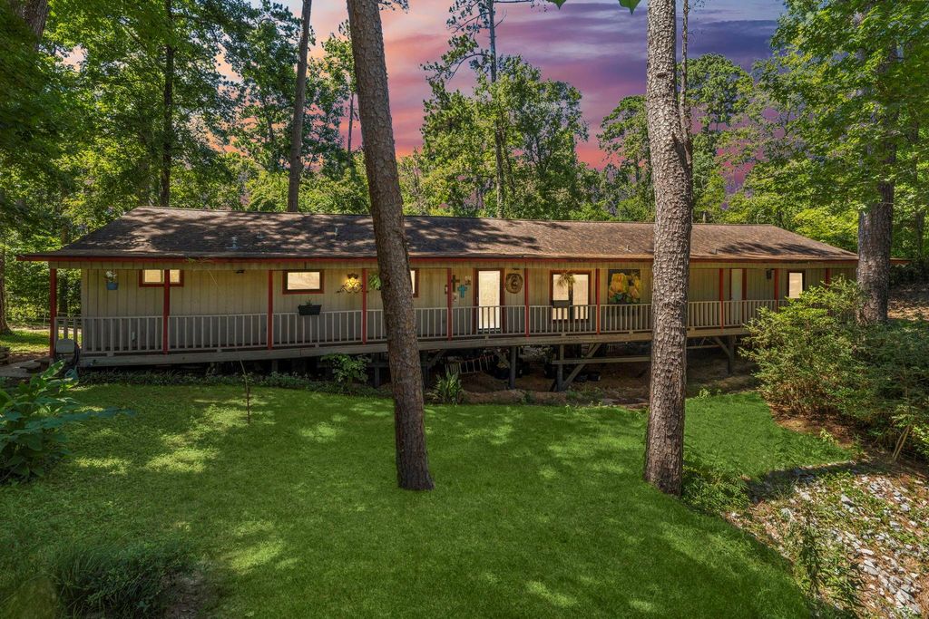 114 Hillendale Dr, Livingston, TX 77351
