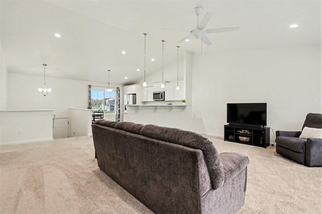 17803 Bluff Drive, Three Rivers, MI 49093