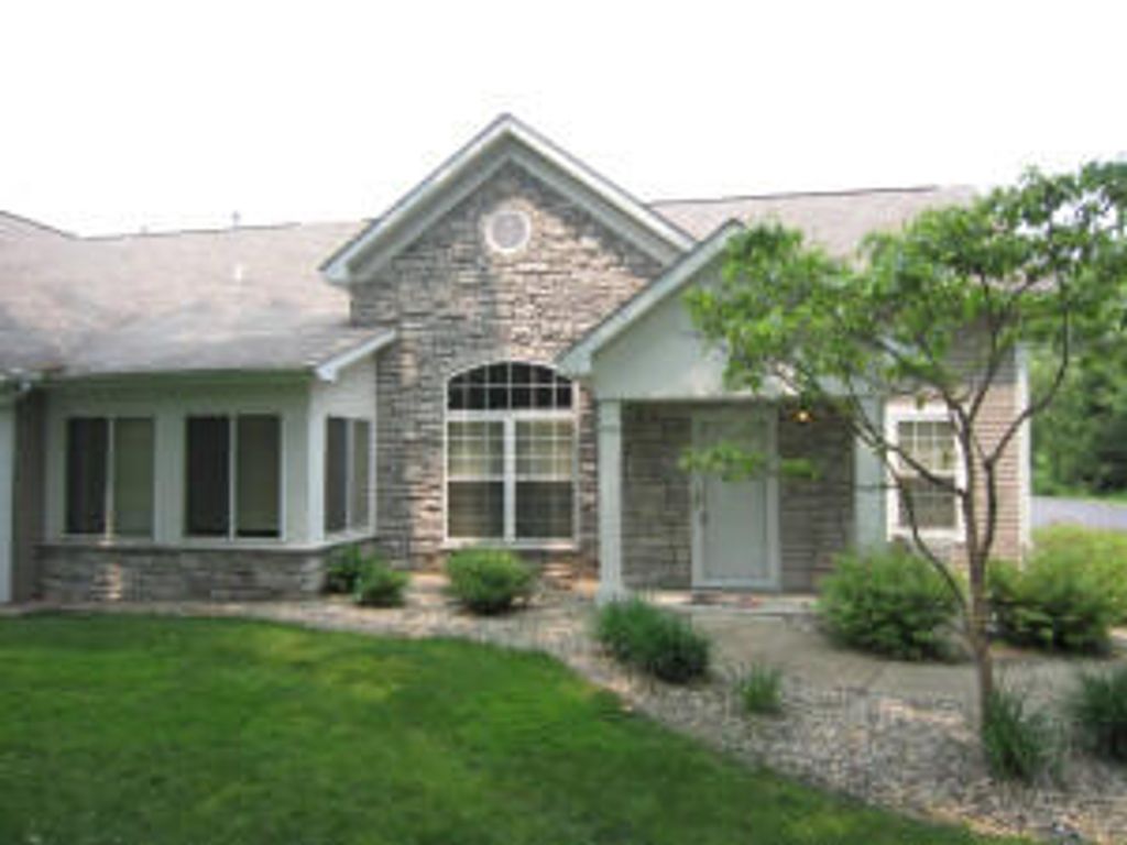 498 Ashton Lake Drive, Battle Creek, MI 49015