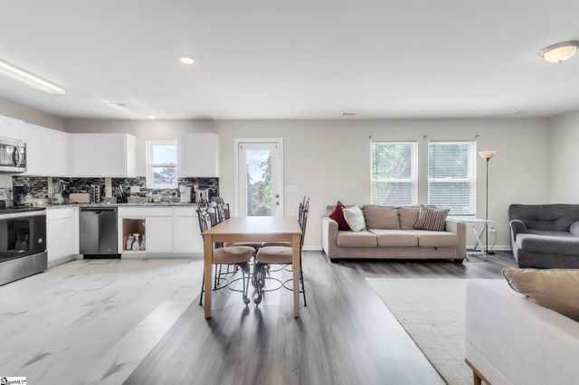 253 S Church St Extension, Duncan, SC 29334