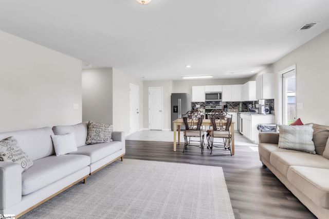 253 S Church St Extension, Duncan, SC 29334