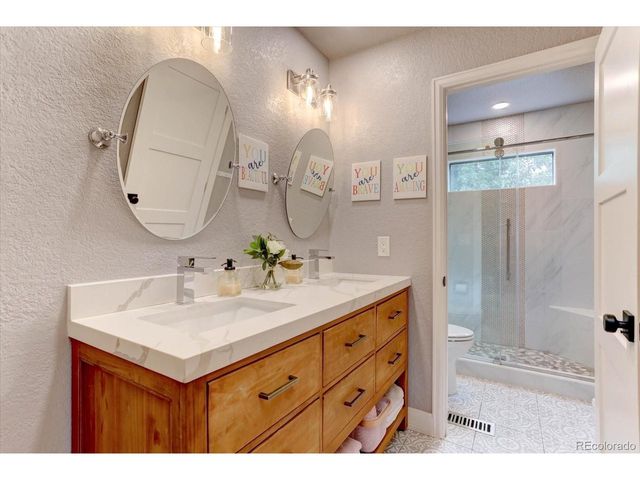 7 Desert Willow Ln, Littleton, CO 80127