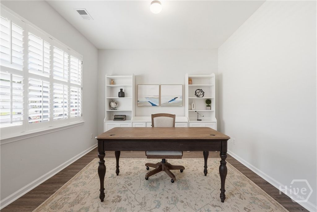 Image 6 of property listing at 35 Henslow Field, Savannah, GA 31419