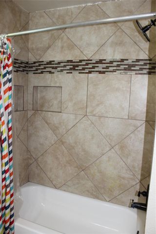 315 S Kansas Street, La Porte, TX 77571