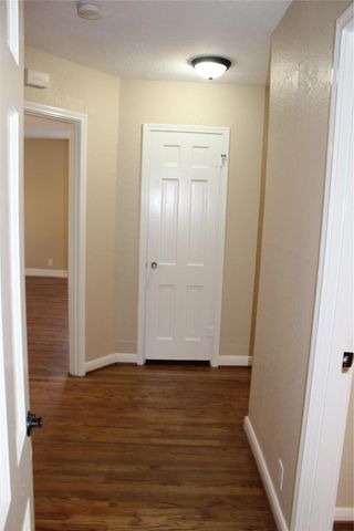 315 S Kansas Street, La Porte, TX 77571