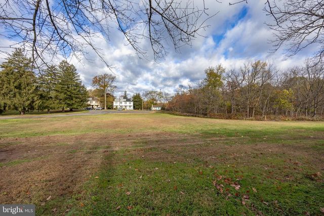 19 GLENWOOD AVE, Collegeville, PA 19426