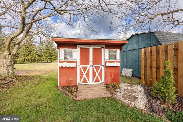 19 GLENWOOD AVE, Collegeville, PA 19426