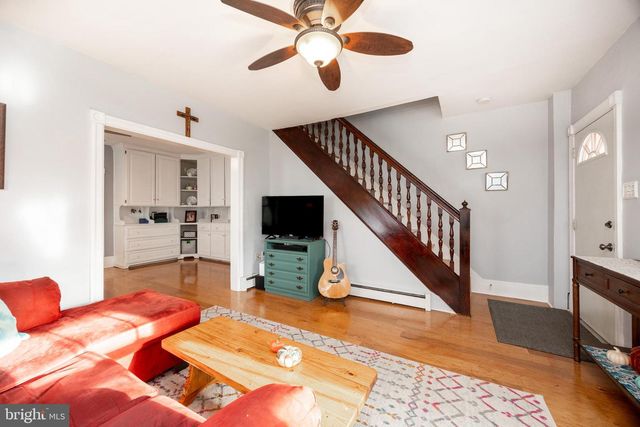 19 GLENWOOD AVE, Collegeville, PA 19426