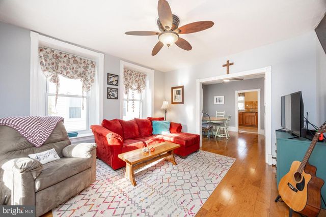 19 GLENWOOD AVE, Collegeville, PA 19426