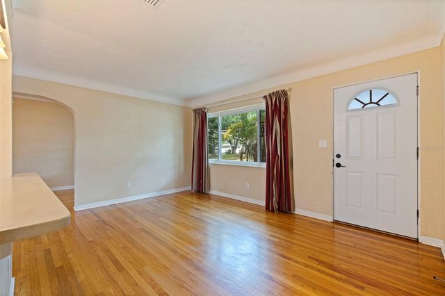 4558 25TH AVENUE N, St Petersburg, FL 33713