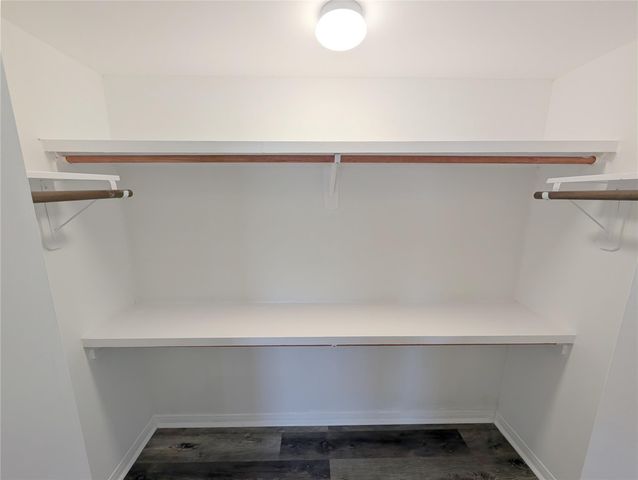 2101 Fountain View Drive 76, Houston, TX 77057