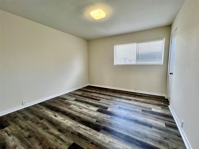 2101 Fountain View Drive 76, Houston, TX 77057