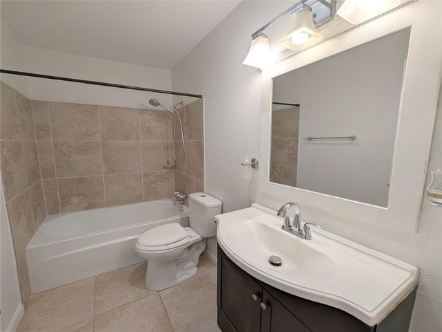 2101 Fountain View Drive 76, Houston, TX 77057