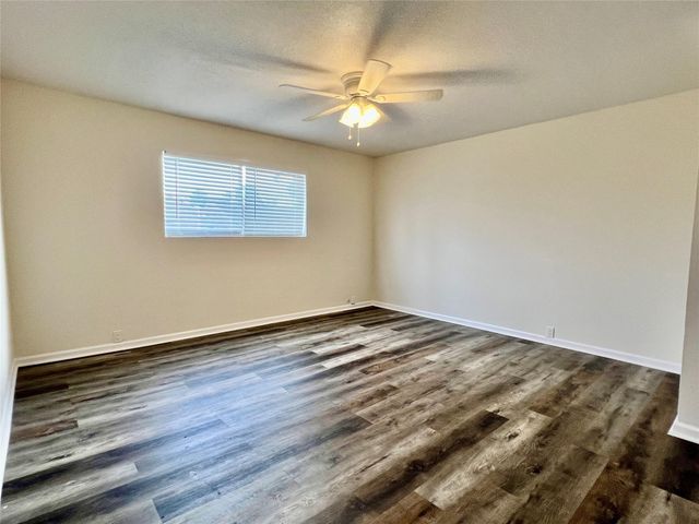 2101 Fountain View Drive 76, Houston, TX 77057