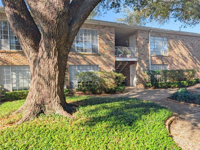 2101 Fountain View Drive 76, Houston, TX 77057