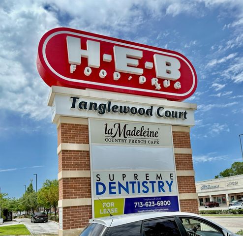 2101 Fountain View Drive 76, Houston, TX 77057