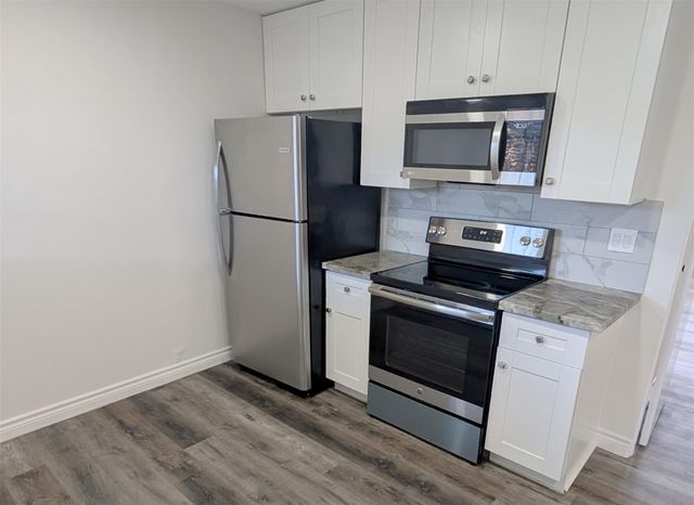 2101 Fountain View Drive 76, Houston, TX 77057