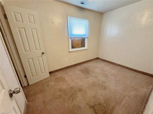 202 Woodhaven RD, Newport News, VA 23608