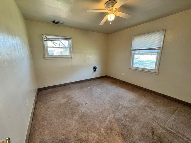 202 Woodhaven RD, Newport News, VA 23608