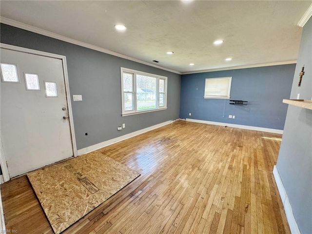 202 Woodhaven RD, Newport News, VA 23608