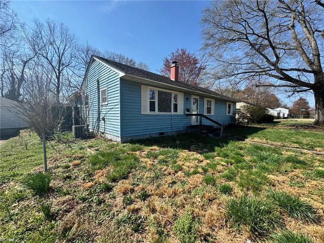 202 Woodhaven RD, Newport News, VA 23608