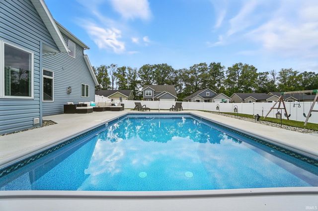 16886 Willow Ridge Trail, Fort Wayne, IN 46845