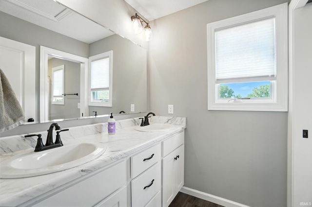 16886 Willow Ridge Trail, Fort Wayne, IN 46845