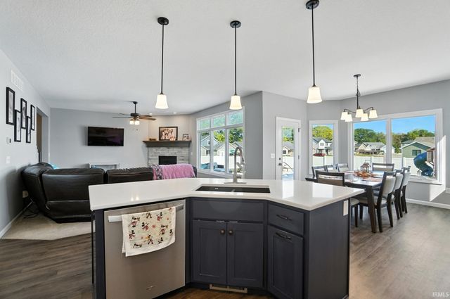 16886 Willow Ridge Trail, Fort Wayne, IN 46845