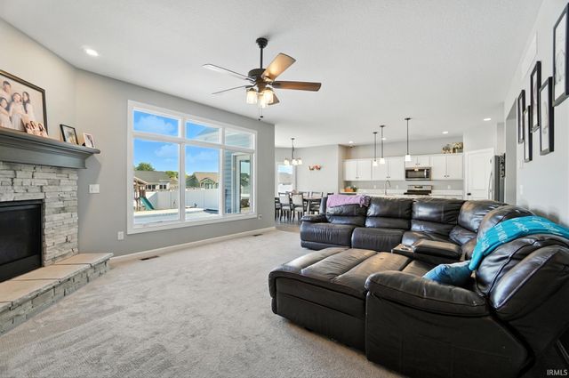 16886 Willow Ridge Trail, Fort Wayne, IN 46845