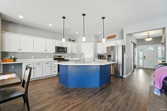 16886 Willow Ridge Trail, Fort Wayne, IN 46845