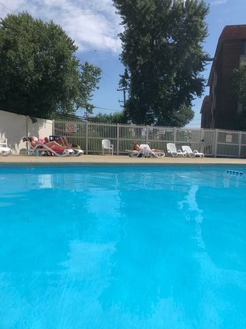 1919 S Wolf Road 1-119, Hillside, IL 60162